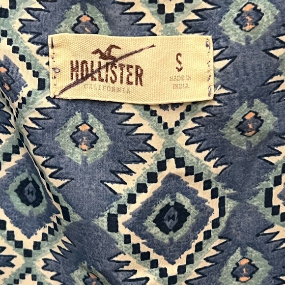 Hollister Fun Blue Tank Top - Picture 8 of 11